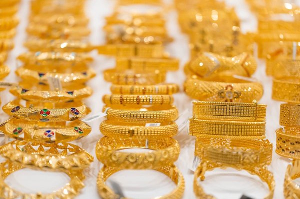 Benefits of travel charms and their importance in creating memories